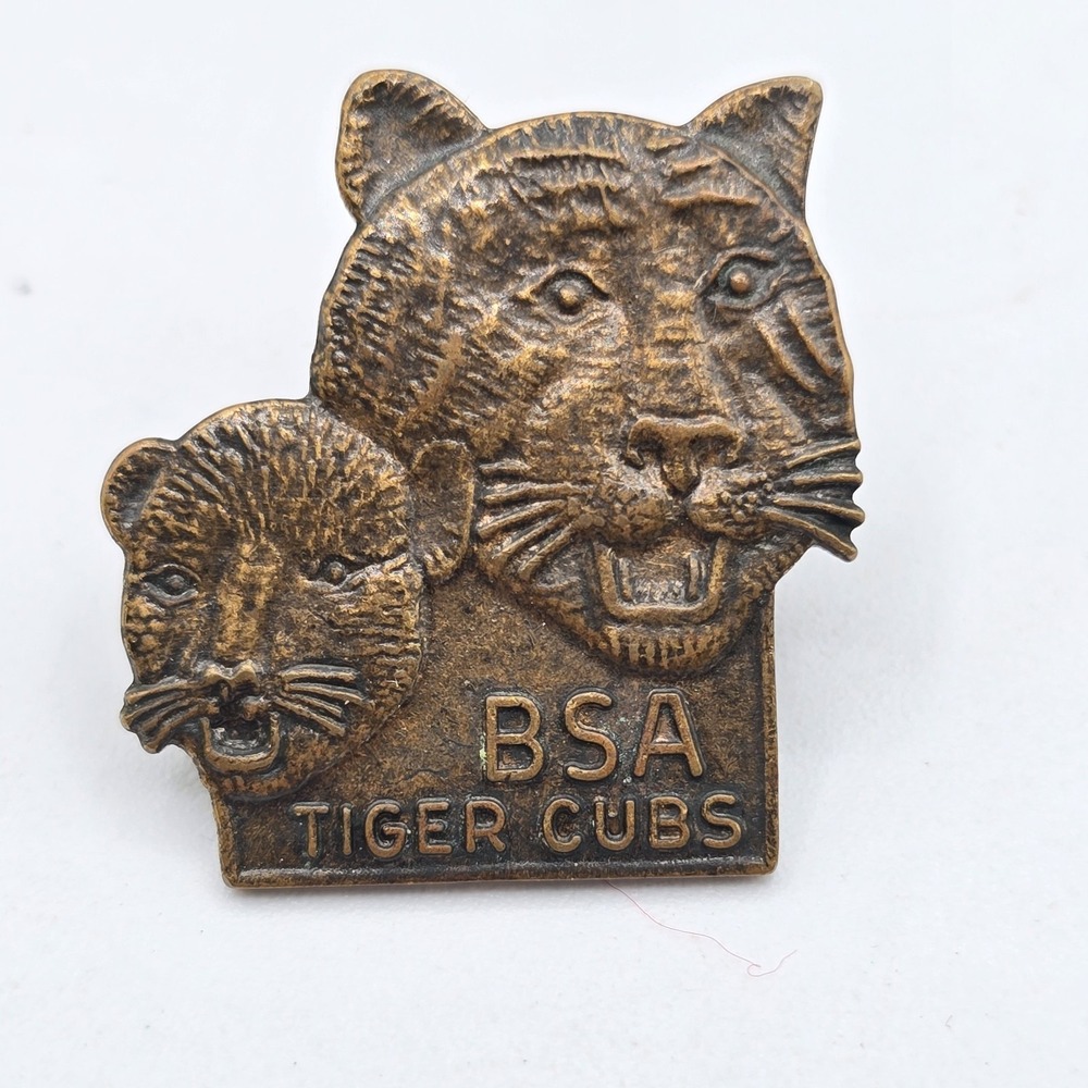 Boy Scouts of America BSA Tiger Cubs Lapel Pin ‎ Vtg